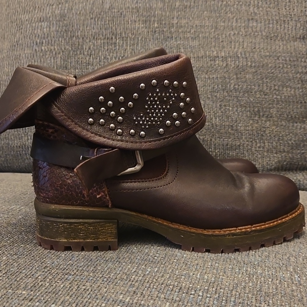 Felmini Burgundy Leather Studded Fold-Over Ankle Booties – EU 39 / US 8.5